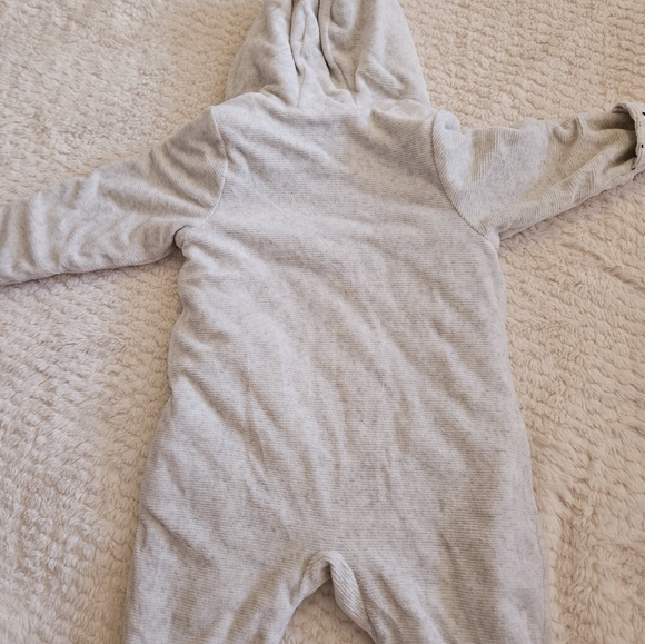 Hnm footed suit 4-6M - Picture 2 of 5